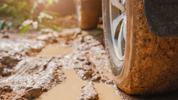 Dream About Car Sinking In Mud Meaning